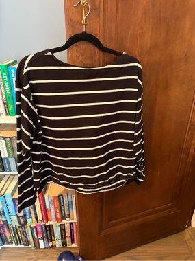 Women's Old Navy Black & White Striped Long-Sleeve Top